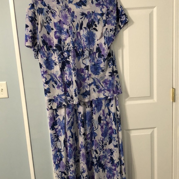 One piece purple floral dress by R and M Richards size 24 - Picture 2 of 6
